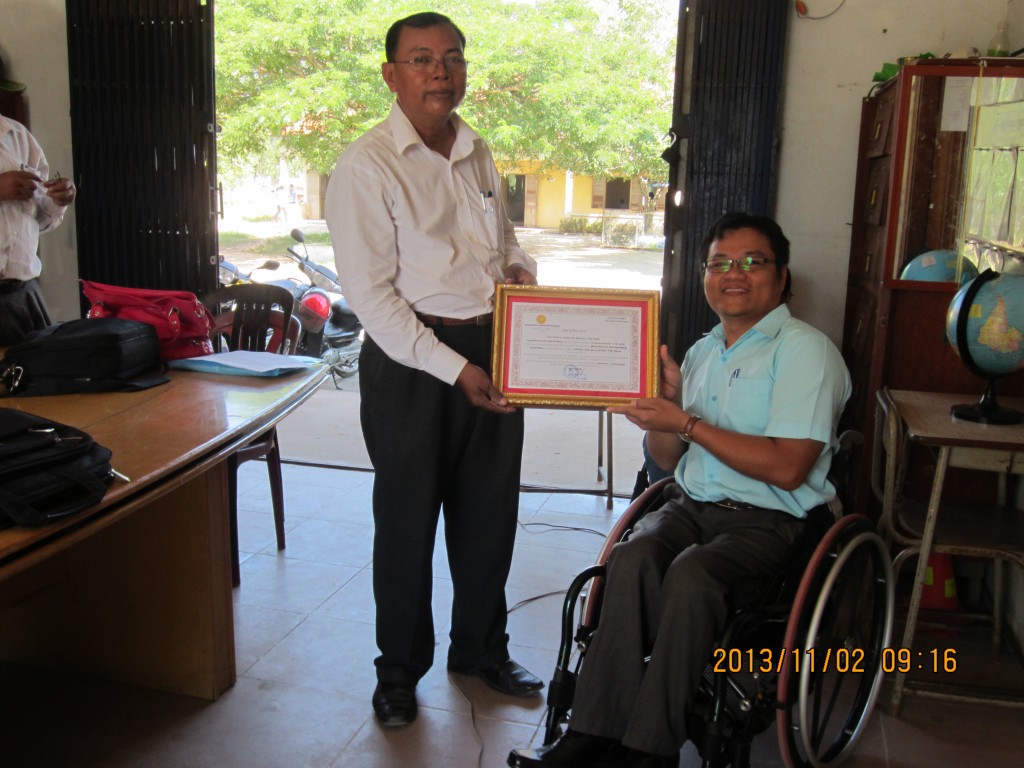 Samith gives appreciation letter to chief of school