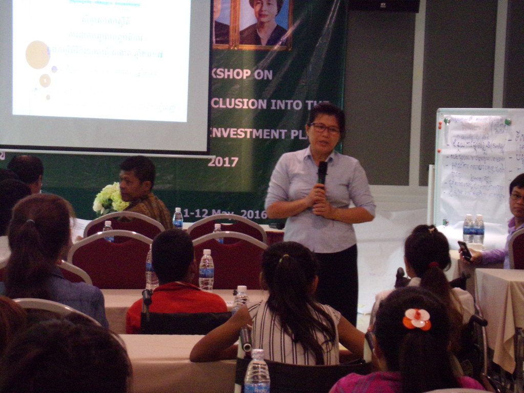 Representative from Phnom Penh Treasury giving a presentation