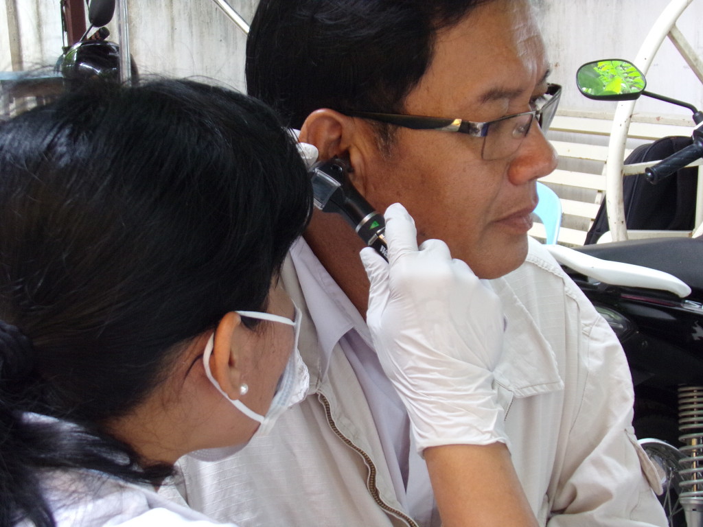 Hope Cambodia cooperated ear checkup for participants